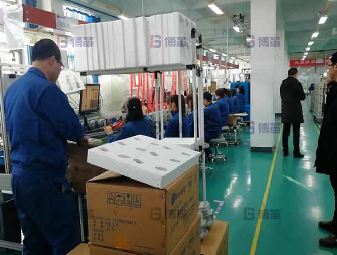 采用雙邊流水線(xiàn)，節(jié)約空間，電子組裝材料水蜘蛛配送。